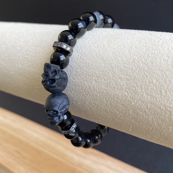 Gray Banded Agate Skull Bracelet with Micro Pace CZ Hex Beads - Picture 1 of 6